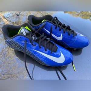 Nike Strike Cleats - Men Size 9.5